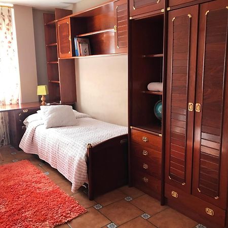 Apartamento Con Amplia Terraza Cerca Del Hospital Clinico Santiago de Compostela Kültér fotó